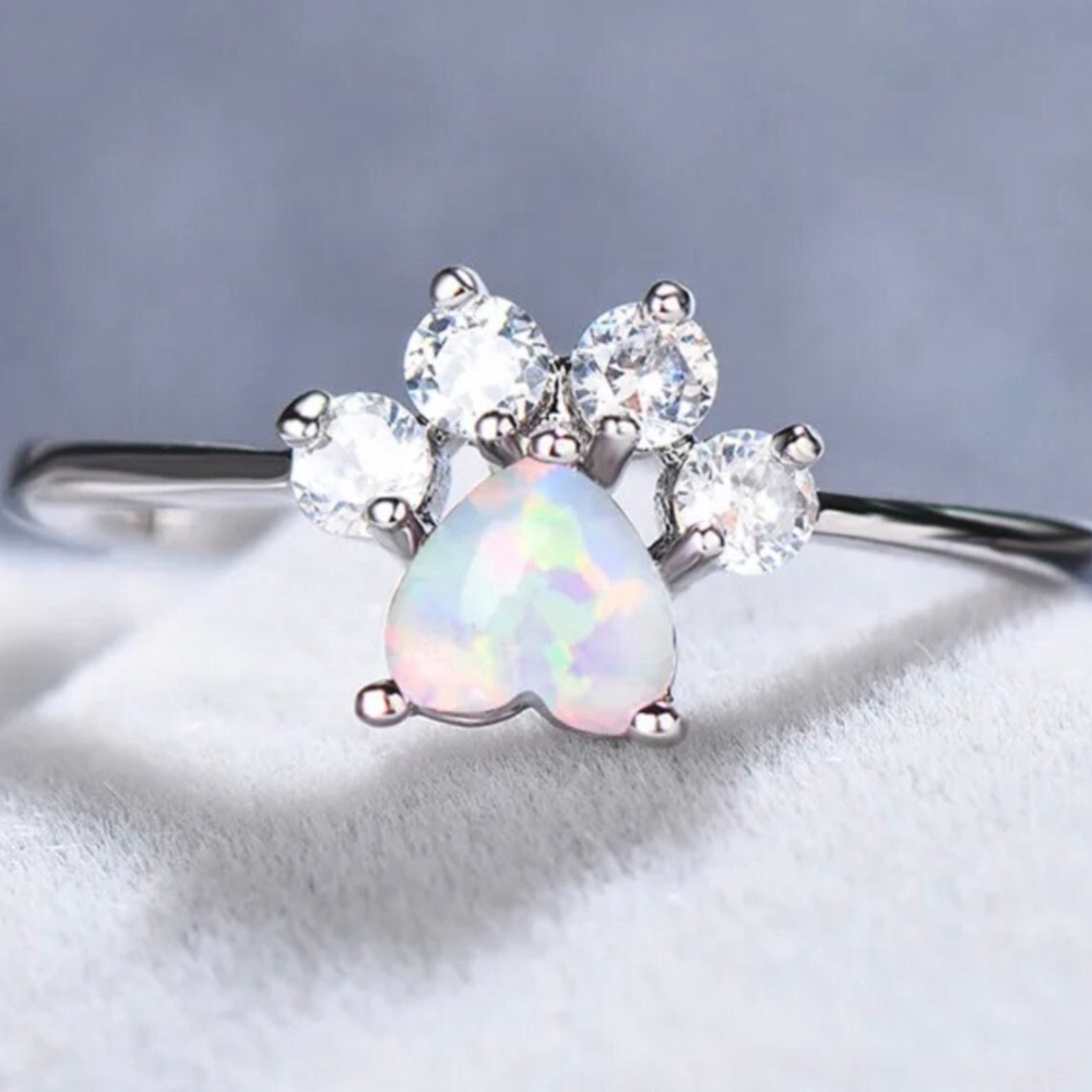 Dainty Paw Band Ring 🐾